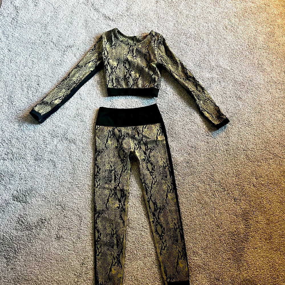 Fabletics workout set